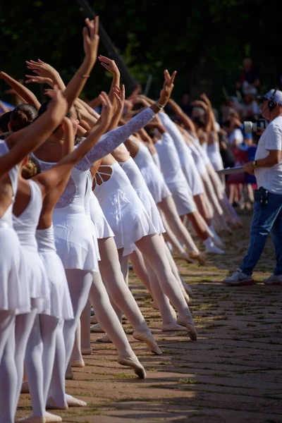 OnDance is a unique event featuring live performances, meetings, dance evenings, open classes, and free workshops in classical, contemporary, tango, swing, street dance, and more, for students and enthusiasts of all ages.