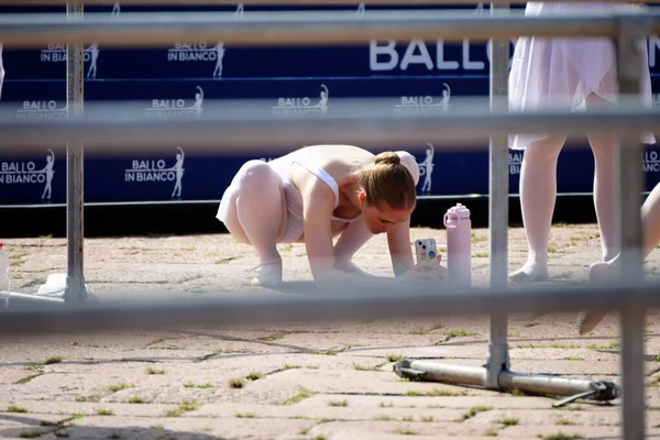 OnDance is a unique event featuring live performances, meetings, dance evenings, open classes, and free workshops in classical, contemporary, tango, swing, street dance, and more, for students and enthusiasts of all ages.