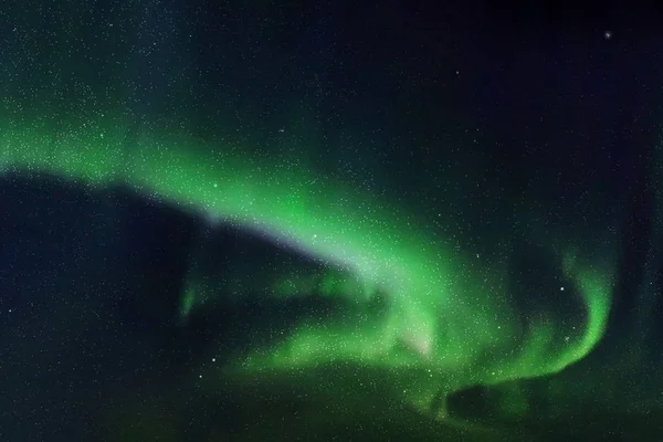 Vektör çizim güzel yıldızlı gökyüzü ve Kuzey ışıkları — Stok Vektör