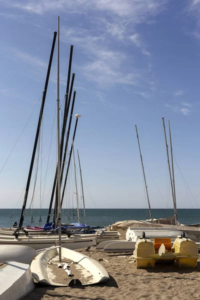 Strandszenen an einem sonnigen Tag — Stockfoto