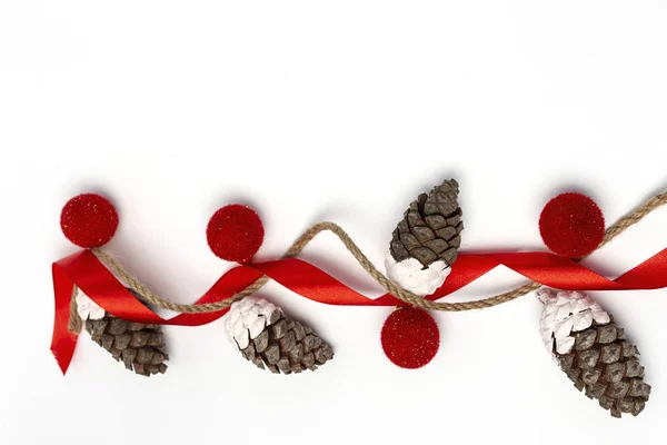 Фон с композицией рождественских украшений — стоковое фото