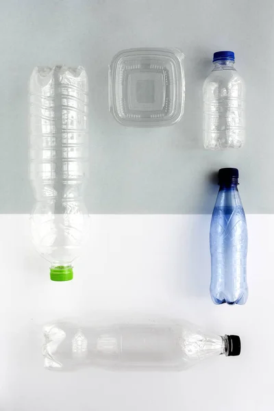 Plastic bottles to recycle. Knolling concept — Stock Photo, Image