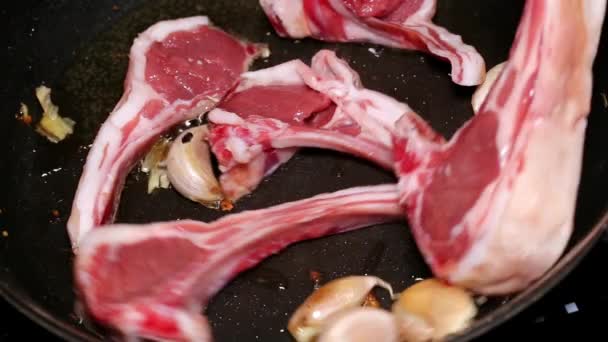 Friggere Costolette Agnello Con Olio Pepe Aglio Fatto Casa — Video Stock