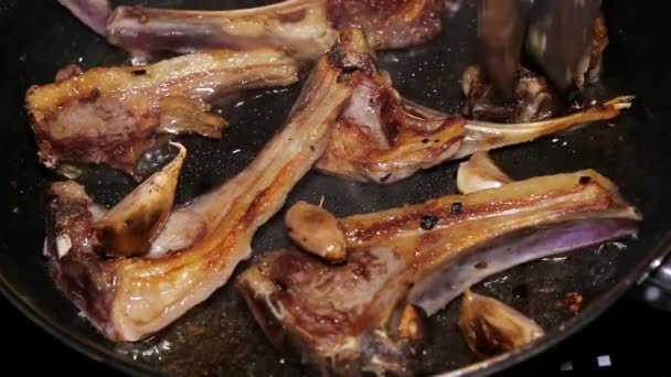 Friggere Costolette Agnello Con Olio Pepe Aglio Fatto Casa — Video Stock