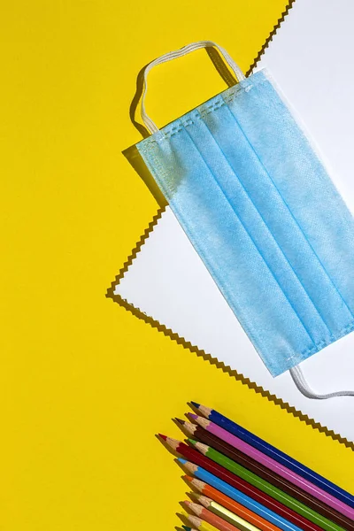 Κόβιντ Νέα Κανονικότητα Υλικό Για Επιστροφή Στο Σχολείο Σημειωματάρια Χρωματιστά — Φωτογραφία Αρχείου