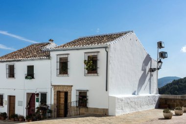 Manzaralı geleneksel beyaz Endülüs köyleri. Antequera. Malaga. İspanya
