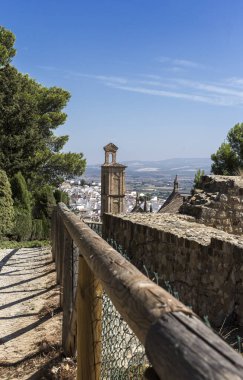 Manzaralı geleneksel beyaz Endülüs köyleri. Antequera. Malaga. İspanya