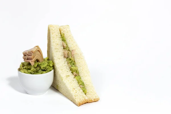 Sandwiches Aguacate Caseros Con Atún Concepto Comida Saludable Aislado — Foto de Stock