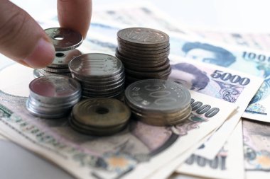 Para kavramı için Japon yenleri ve Japon yenleri