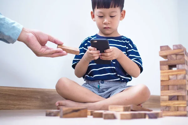 Asian Children Age Social Networks Focus Phones Tablets Care Surrounding — Stock Photo, Image