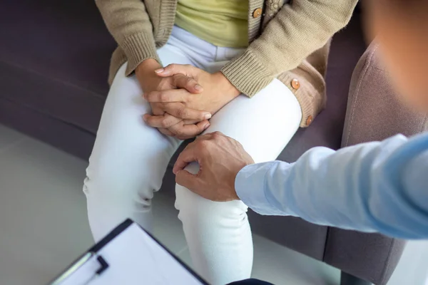 Arts Psychiater Geneest Stimuleert Vrouwelijke Patiënten Met Geestelijke Lichamelijke Ziekten — Stockfoto