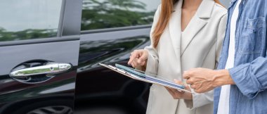 Kira, kiralık araba, satış, alım-satım. Yeni sahibi için imzalanacak sözleşmeyi açıklar. Satışlar, kredi kredisi finans, kira aracı, sigorta, kiralama, satıcı, satıcı, taksit, araba bakımı işi.