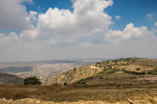 族長や父の方法の方法に沿って丘 名前は聖書の物語 それはアブラハム イサク ヤコブによる旅は頻繁に使用されます サマリア イスラエル — ストック写真
