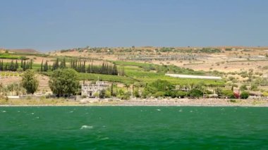 Celile Denizi, İsrail kıyısında. Tekne görüntüleyin. Panorama