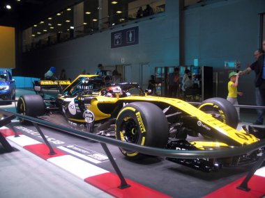 Takım Renault spor Formula 1. Bolid Moskova Uluslararası Otomobil Salon 2018. Rusya Moskova Eylül 2018