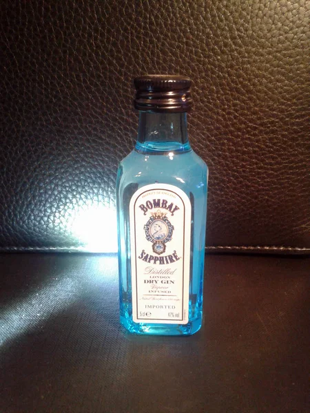 Dry Gin Bombay Sapphire Gran Bretagna Londra — Foto Stock