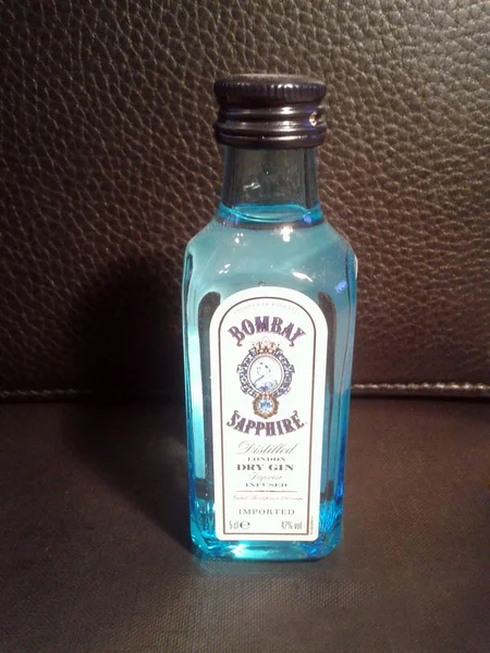 Dry Gin Bombay Sapphire Gran Bretagna Londra — Foto Stock