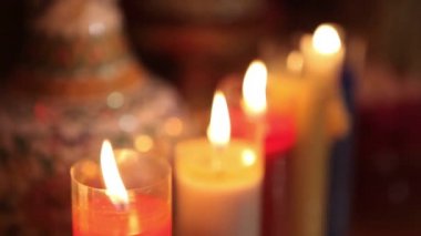 Tapınakta Mum Işığı