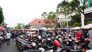 Surabaya, Endonezya - Eylül 30 2020 Sabah atmosferi