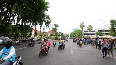 Surabaya, Endonezya - Eylül 30 2020 Sabah atmosferi