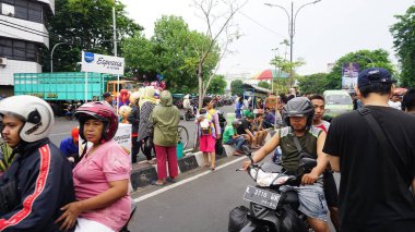 Surabaya, Endonezya - Eylül 30 2020 Sabah atmosferi