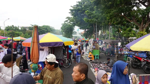 Surabaya Indonezja Wrzesień 2020 Poranna Atmosfera Rynku Używanych Ubrań — Zdjęcie stockowe