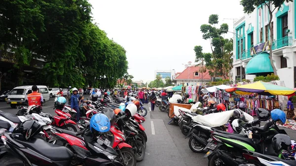 Surabaya Indonézia Szeptember 2020 Reggeli Hangulat Használt Ruhák Piacán — Stock Fotó