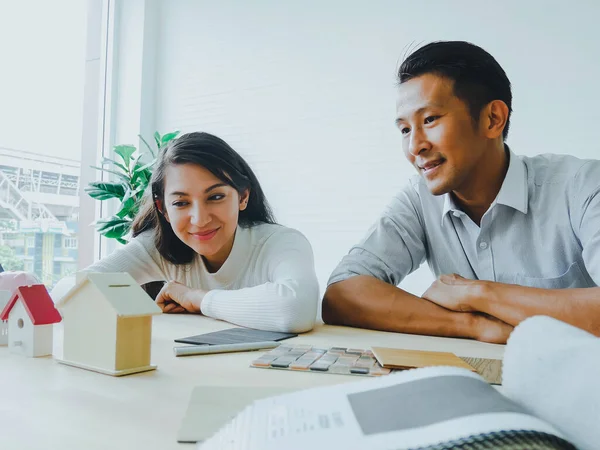 Designers Suggesting Customers Choose Materials Made Fabrics Home Decoration — Stock Photo, Image