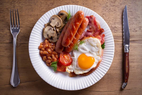 Ahşap Masa Üzerinde Tam Ngilizce Veya Rlandalı Kahvaltı Sabah Besleyici — Stok fotoğraf
