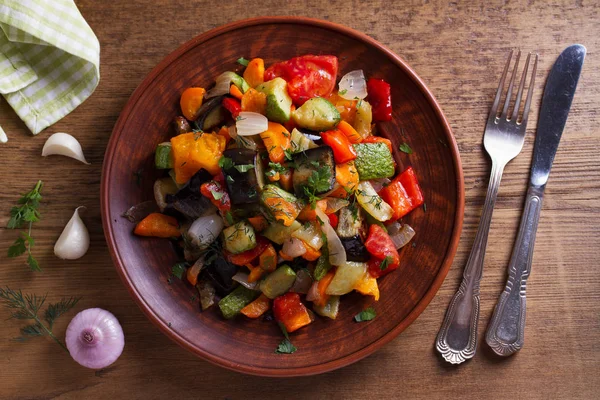 Gemüseeintopf Auberginen Paprika Tomaten Zucchini Karotten Und Zwiebeln Gemüsekompott Blick — Stockfoto