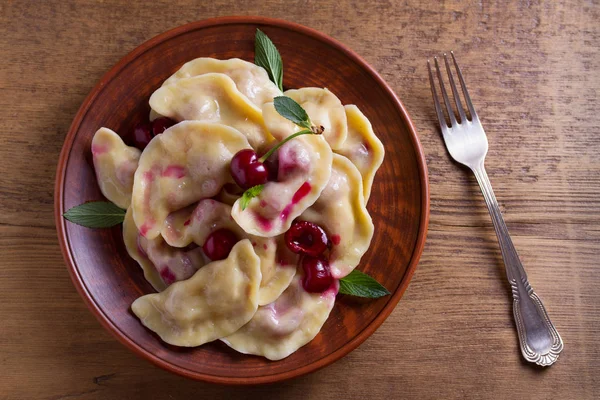 Dumplings Remplis Cerises Baies Pierogi Varenyky Vareniki Pyrohy Boulettes Avec — Photo