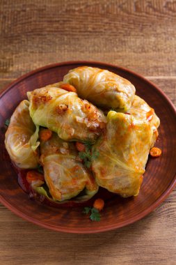 Et, pirinç ve sebzeli lahana ruloları. Lahana dolması ve et. Chou farci, dolma, sarma, golubtsy veya golabki