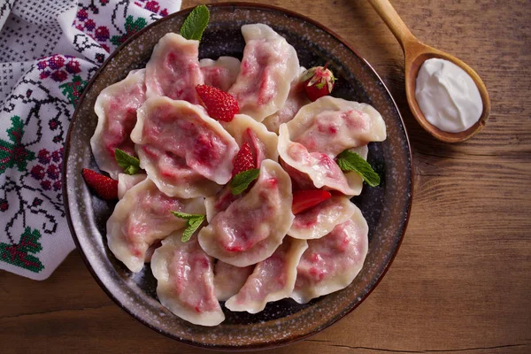 Dumplings Filled Strawberries Berries Pierogi Varenyky Vareniki Pyrohy Dumplings Filling — Stock Photo, Image