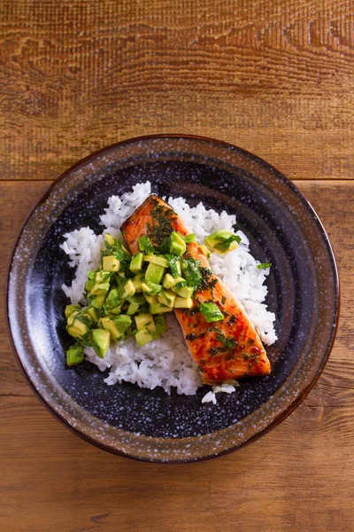 Arroz Salmón Con Aguacate Filete Salmón Asado Miel Lima Esmalte — Foto de Stock