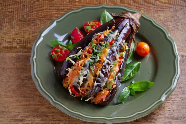 Baked Eggplant Stuffed Meat Tomatoes Paprika Onion Cheese Aubergine Meat — Stock Photo, Image