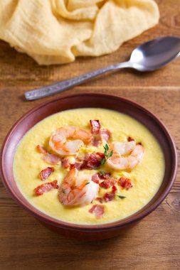 Kremalı mısır karides ve pastırma ile sebze çorbası