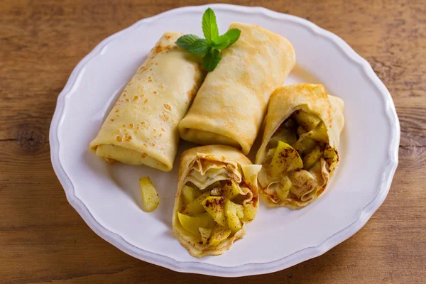 Scorțișoară Mere Crepes Clatite Mere Caramelizate Scortisoara — Fotografie, imagine de stoc