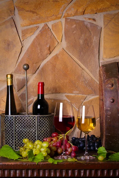 Red White Wine Grapes Old Cask Wine Cellar Glasses Bottles — Stock Photo, Image