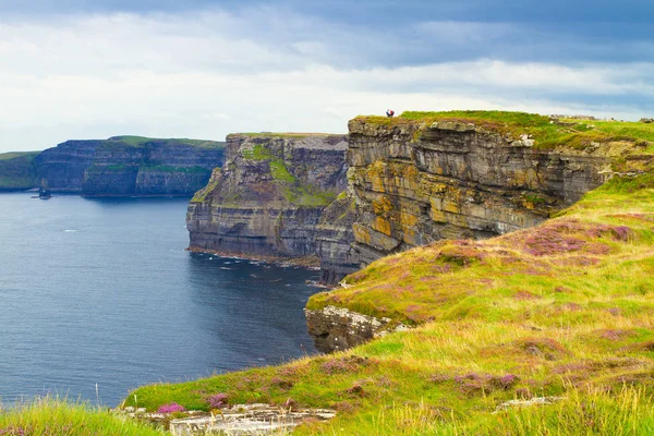 Foto Belo Mar Cênico Paisagem Montanhosa Falésias Moher Costa Oeste — Fotografia de Stock