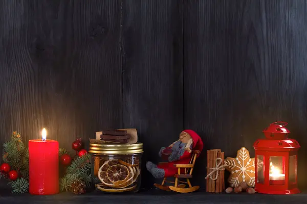 Sfondo Natale Capodanno Con Candela Luce Decorazioni Confezione Regalo Mensola — Foto Stock