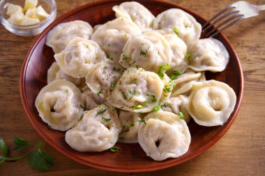 Köfte, et, mantı, mantı ile dolu. Köfte dolgu ile. Yatay