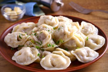 Köfte, et, mantı, mantı ile dolu. Köfte dolgu ile. Yatay