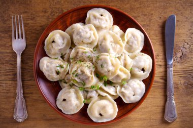 Köfte, et, mantı, mantı ile dolu. Köfte dolgu ile. Tepegöz, yatay