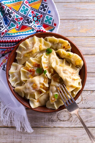 Bolinhos Cheios Batata Varenyky Vareniki Pierogi Pyrohy Bolinhos Massa Com — Fotografia de Stock