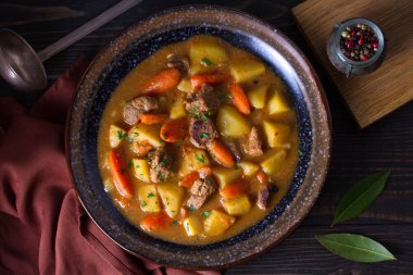 İrlanda sığır eti ve kalın güveç. Yukarıda görmek, en iyi stüdyo vurdu