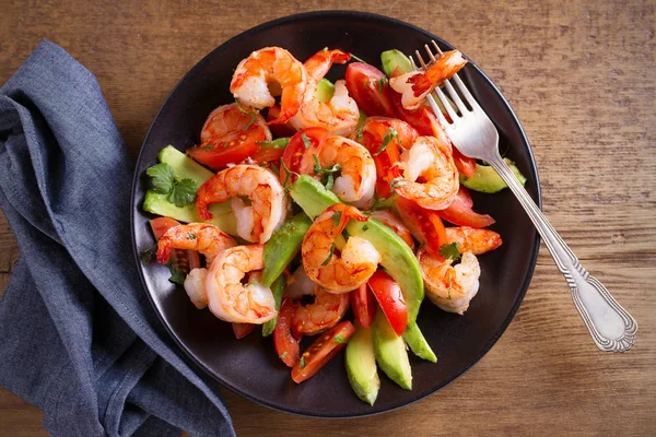 Garnelen Avocado Tomaten Und Koriander Salat Über Kopf Horizontal — Stockfoto