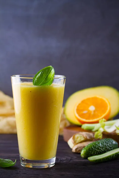 Mango Orange Ginger Cucumber Celery Smoothie Fruit Vegetable Smoothie Healthy — Stock Photo, Image