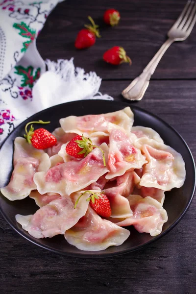 Dumplings Remplis Fraises Varenyky Vareniki Pierogi Pyrohy Alimentation Végétarienne — Photo