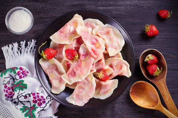 Dumplings Remplis Fraises Varenyky Vareniki Pierogi Pyrohy Alimentation Végétarienne — Photo