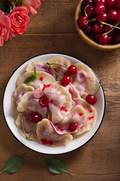 Dumplings Remplis Cerises Varenyky Vareniki Pierogi Pyrohy Boulettes Avec Remplissage — Photo